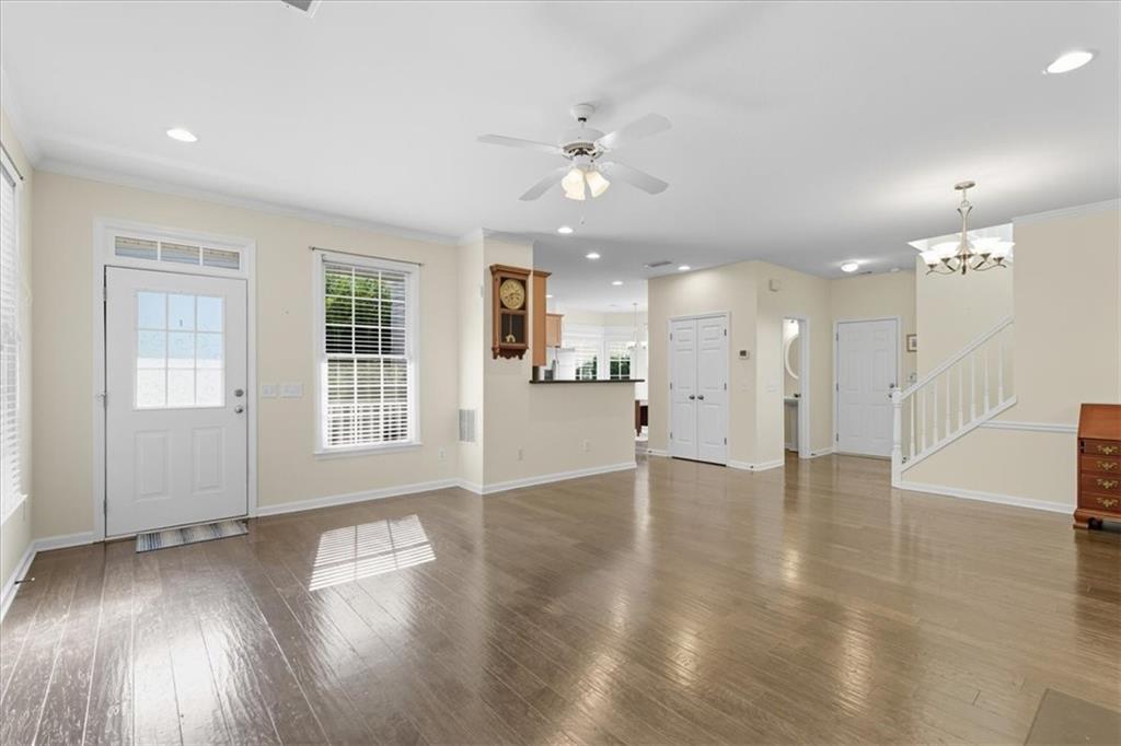 Gardenside  At Powers Ferry - Residential