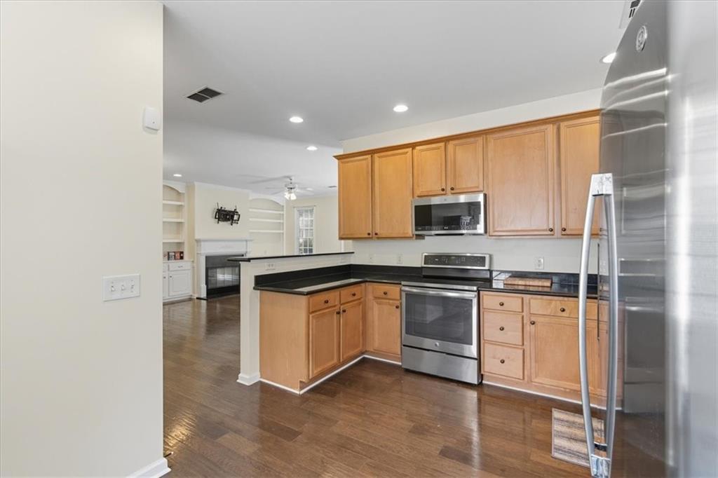 Gardenside  At Powers Ferry - Residential