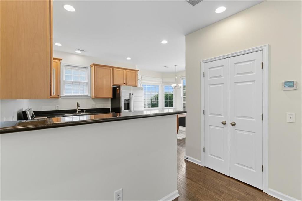 Gardenside  At Powers Ferry - Residential