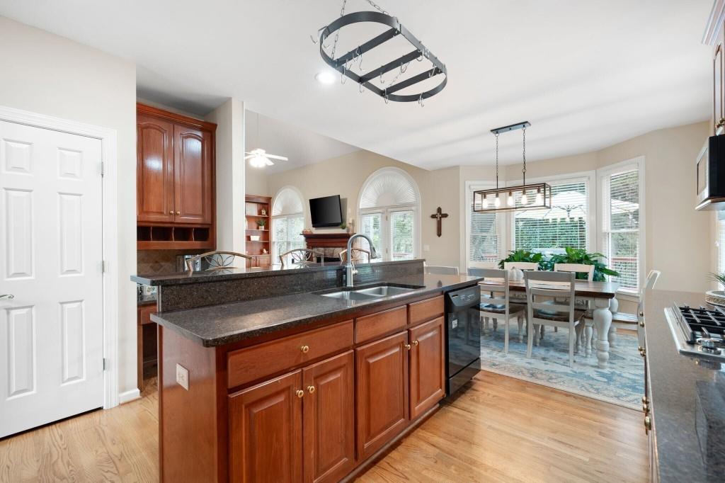 4651 Oakleigh Manor Drive, Powder Springs, Georgia image 10