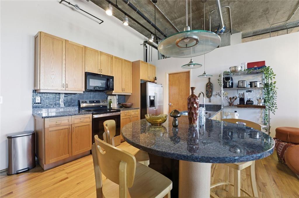 3235 Roswell Road 702