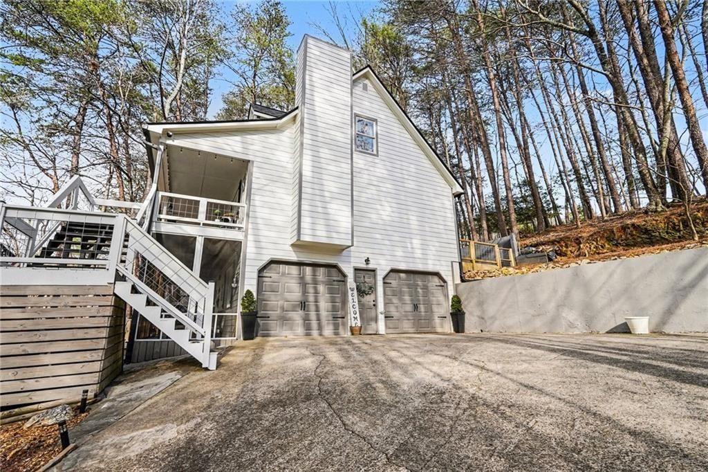 211 Hillside Drive