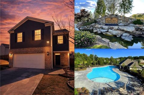 Homes For Sale - 33 Ivey Hollow Circle<br/> Dawsonville, GA 30534