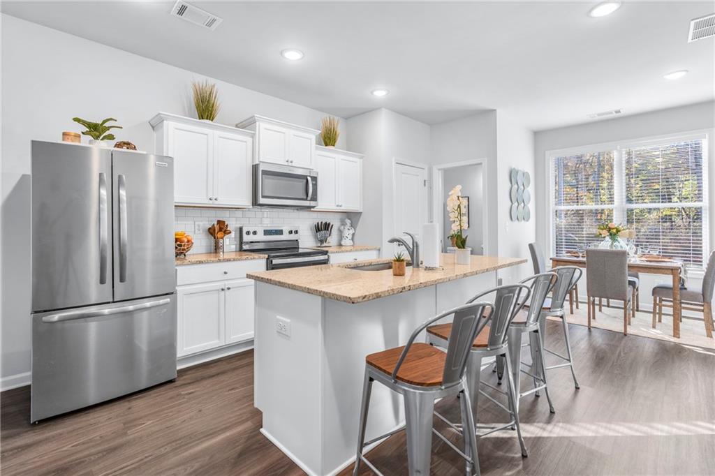 465 Collins Industrial Way