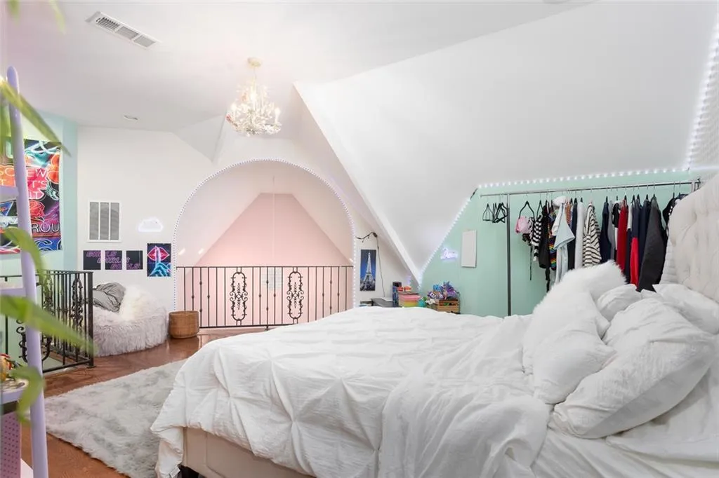 Monroe, Georgia 30656, United States, 11 Bedrooms Bedrooms, ,15 BathroomsBathrooms,Residential,Active,225295