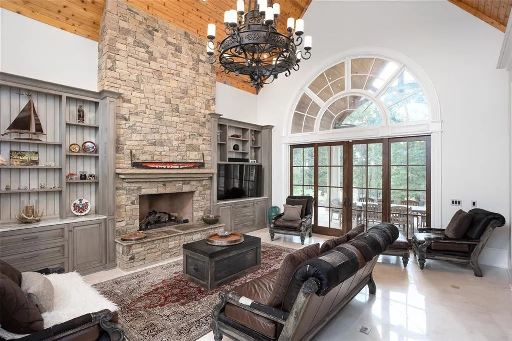 Monroe, Georgia 30656, United States, 11 Bedrooms Bedrooms, ,15 BathroomsBathrooms,Residential,Active,225295