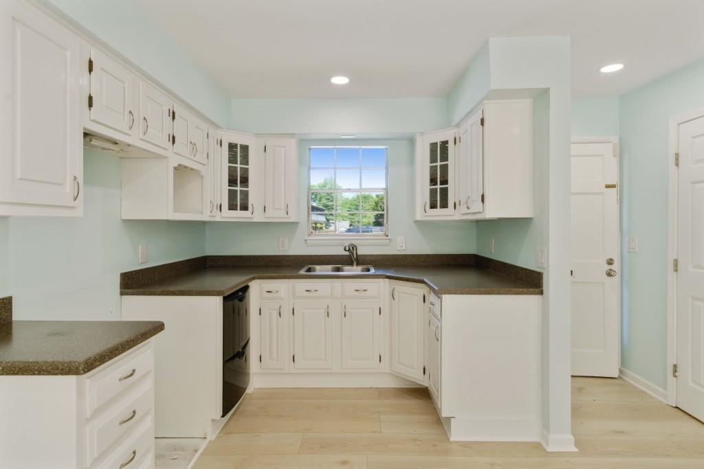 305 Stonecliff Court, Stone Mountain, Georgia image 11