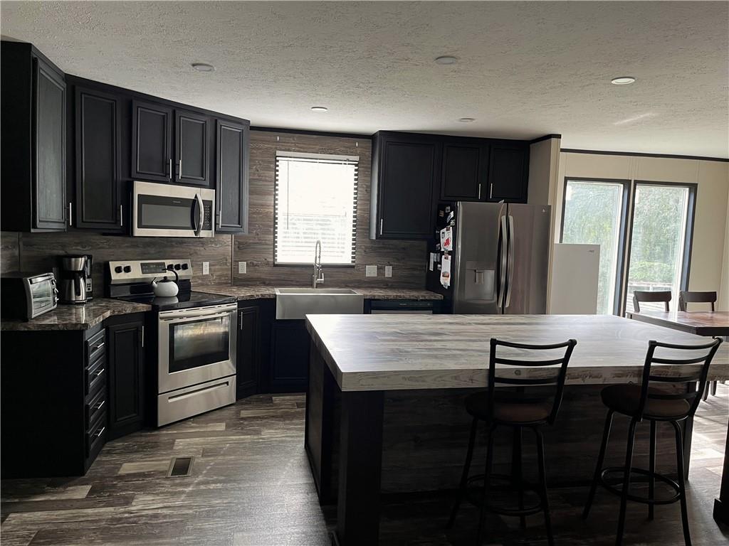Photo 4 of 22 of 1063 Stateline Road house