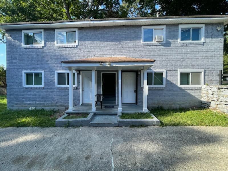 Fully occupied quad for sale.
Each unit features 1 bedroom 1 bath.