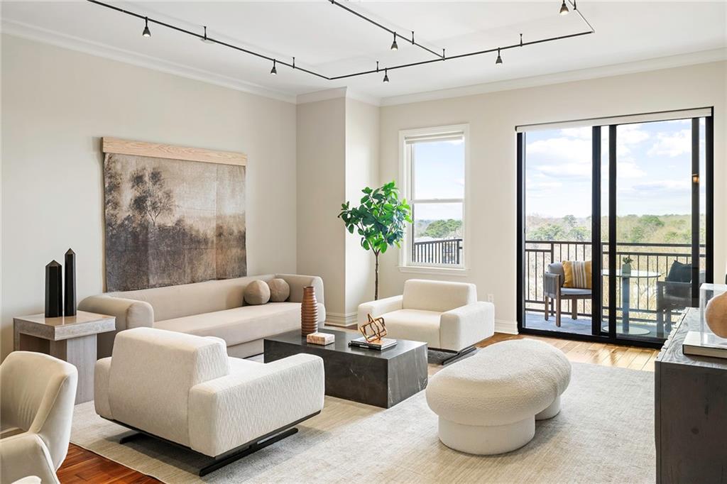 2233 Peachtree Road NE 902