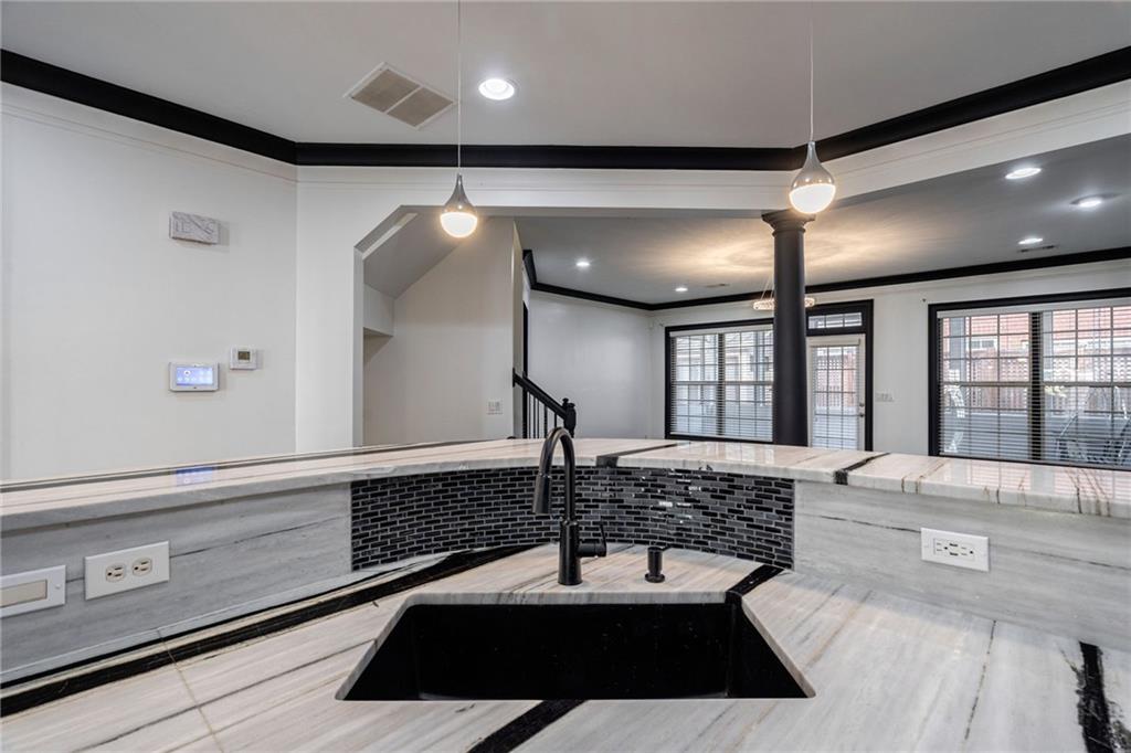 2767 Durham Drive, Atlanta, Georgia image 8