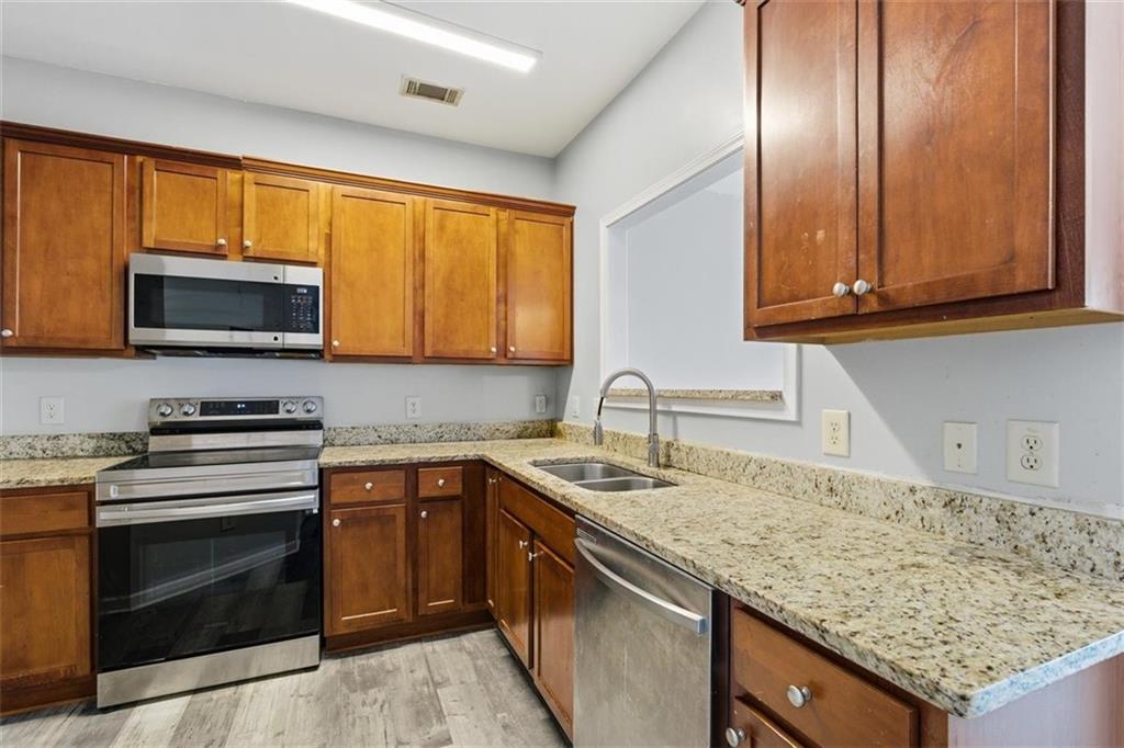 2252 Oakland Downs Way