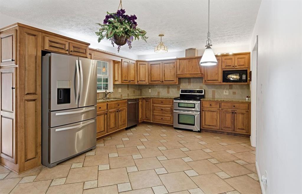 2864 Saint Andrews Way NE