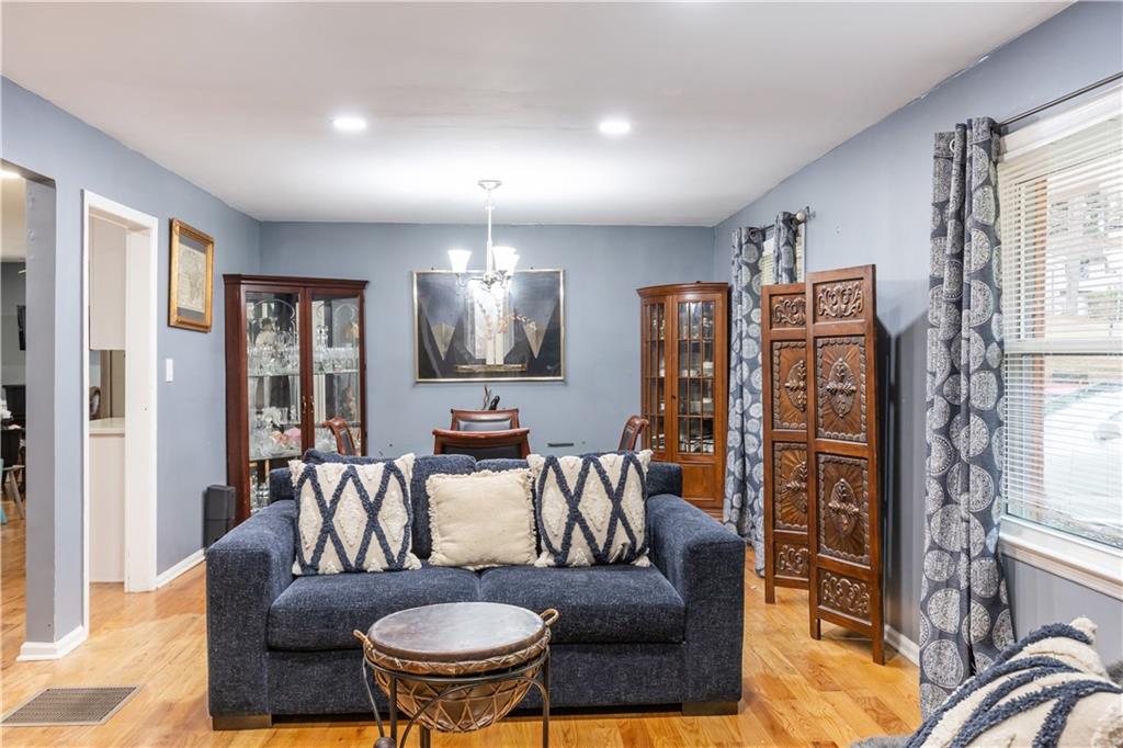 974 Laurelmont Drive SW