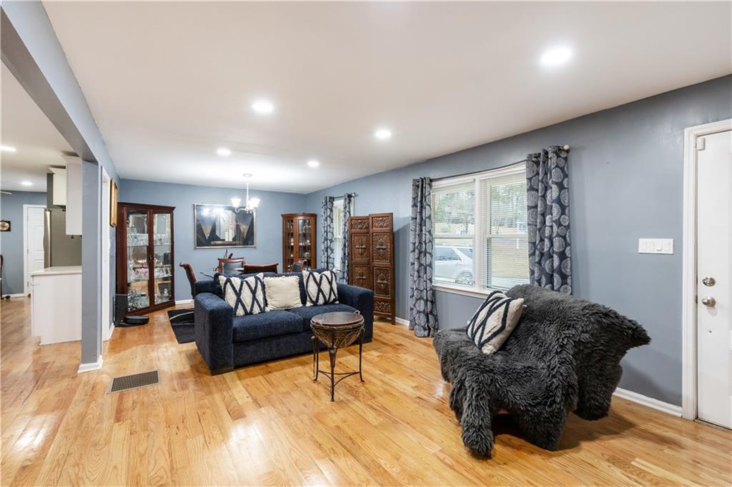 974 Laurelmont Drive SW