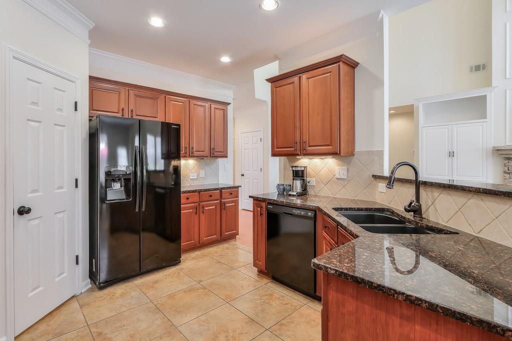 3878 Kingsley Park Lane, Peachtree Corners, Georgia image 15