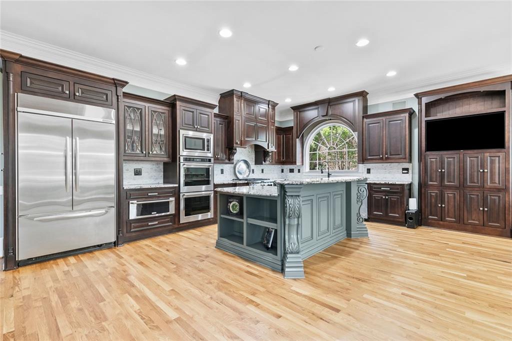 ST MARLO COUNTRY CLUB - Residential