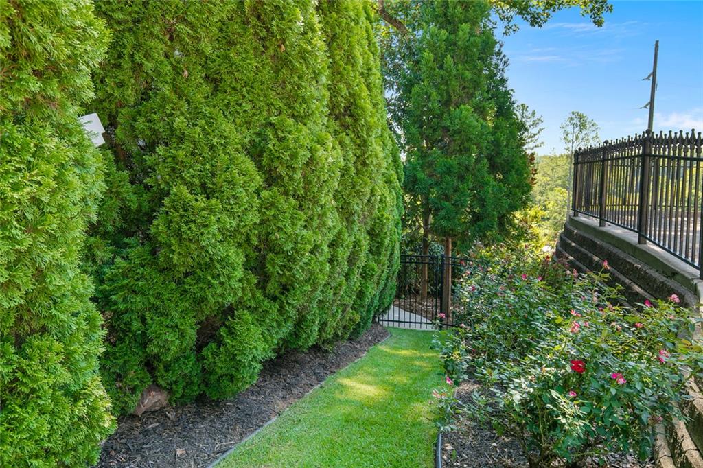 ST MARLO COUNTRY CLUB - Residential