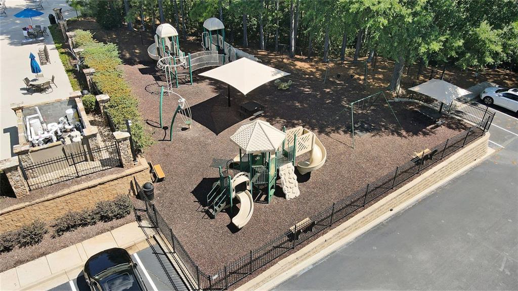 ST MARLO COUNTRY CLUB - Residential