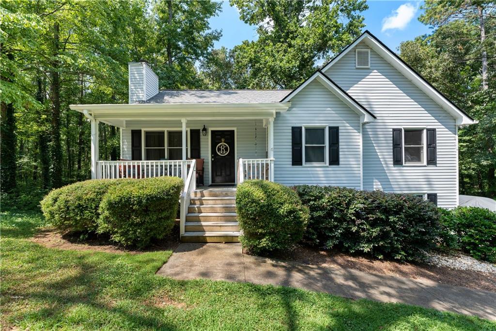 Move in ready and Pinterest perfect! Open and airy, this raised ranch home on a spacious cul de sac lot is flooded with upgrades. Natural light, gorgeous floors, soaring ceilings and plenty of storage are just a few of the many things to love! Beautiful large backyard - perfect for furry friends and entertaining or winding down after a long day. Schedule a showing before it’s gone!