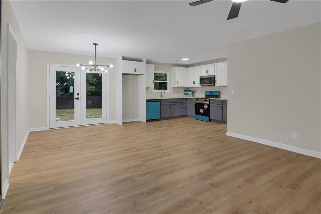 8824 E Bourne