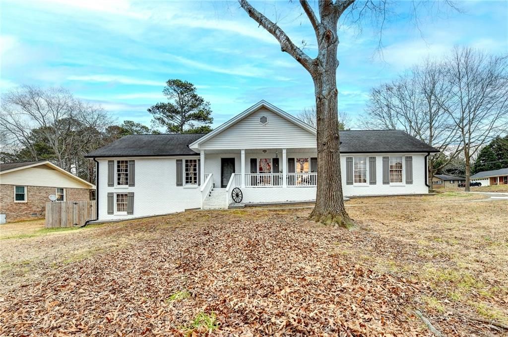 Photo of 2136 Briarwood Court, Snellville, GA 30078 (MLS # 7704316)