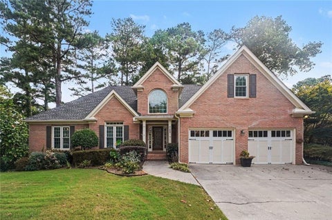 Homes For Sale - 1488 Fallsbrook Court<br/> Acworth, GA 30101