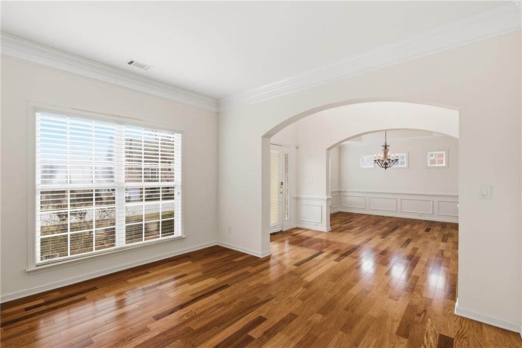 6588 NORCLIFFE Drive