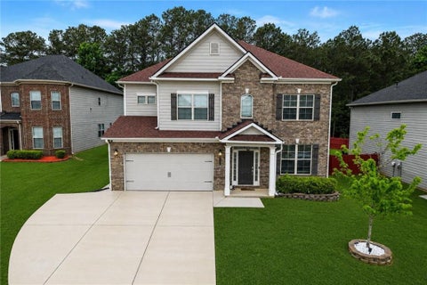 Homes For Sale - 2119 Dodson Woods Drive<br/> Fairburn, GA 30213