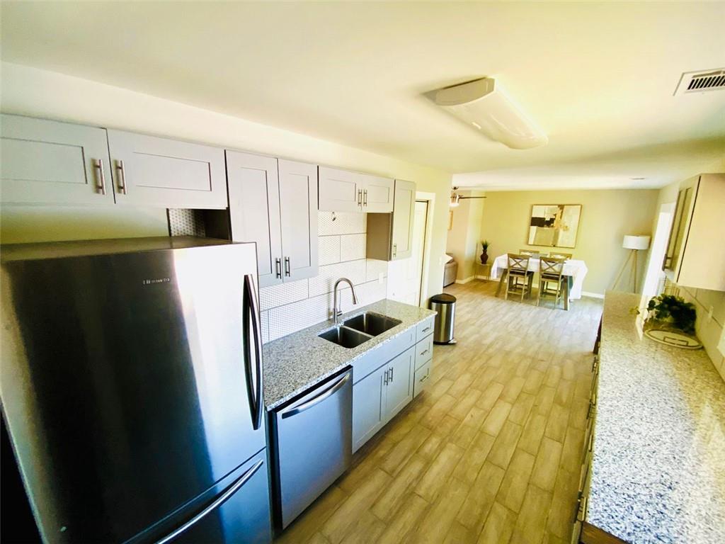 8562 Lake Drive, Snellville, Georgia image 7