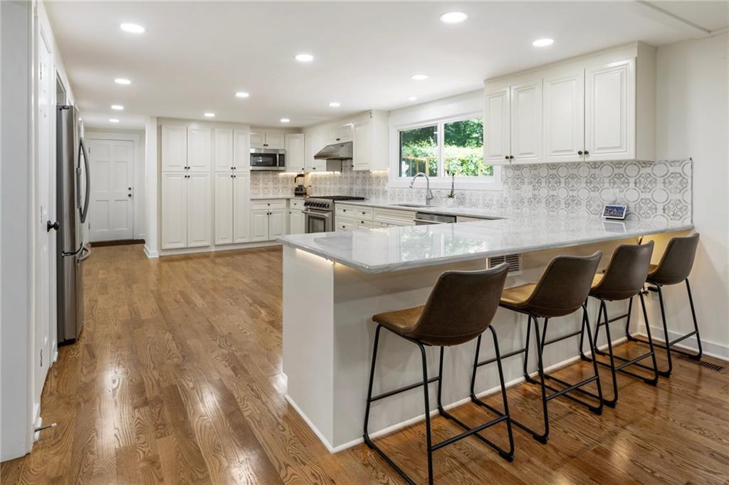 321 Crabtree Court
