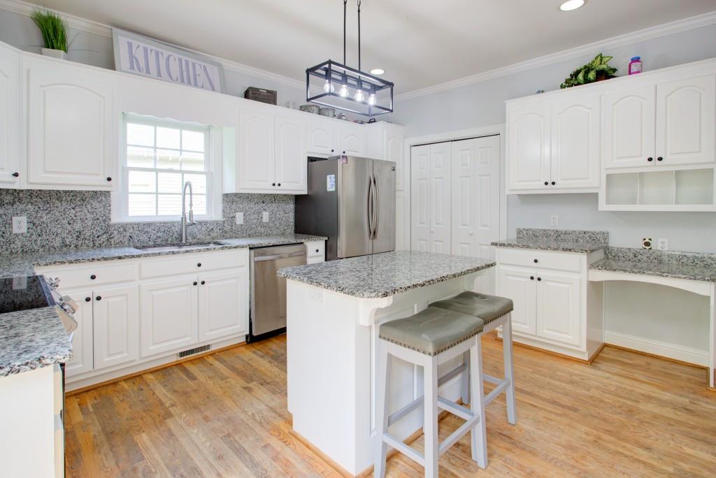 4716 Carriage Way, Flowery Branch, Georgia image 14