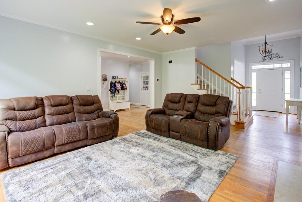 4716 Carriage Way, Flowery Branch, Georgia image 8