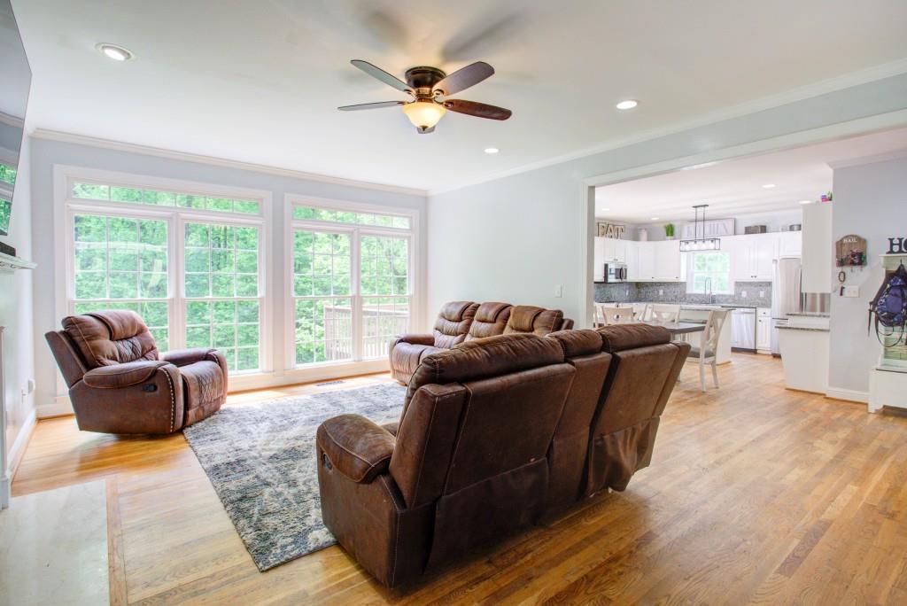 4716 Carriage Way, Flowery Branch, Georgia image 6
