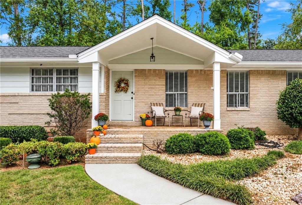 2338 Kings Point Drive