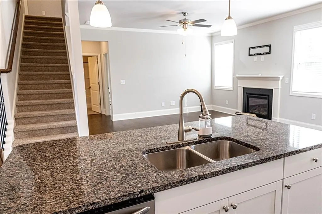 Canton, Georgia 30115, United States, 5 Bedrooms Bedrooms, ,3 BathroomsBathrooms,Residential,Active,132975