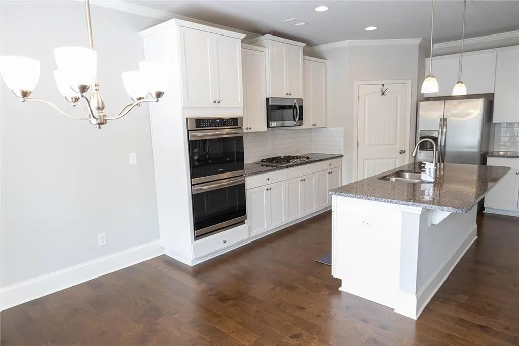 Canton, Georgia 30115, United States, 5 Bedrooms Bedrooms, ,3 BathroomsBathrooms,Residential,Active,132975