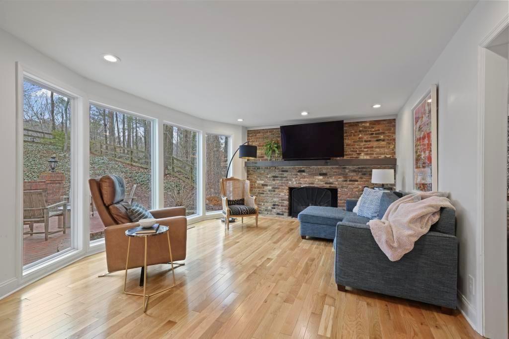 355 Earlston Drive NE