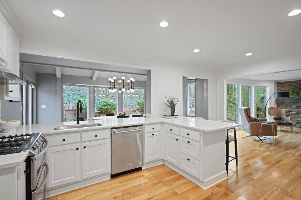 355 Earlston Drive NE