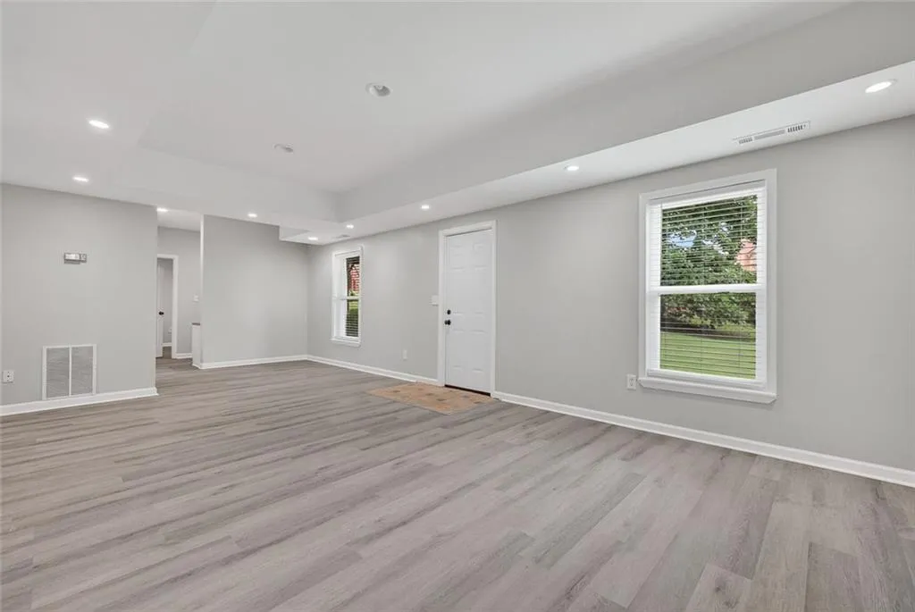 Stone Mountain, Georgia 30087, United States, 5 Bedrooms Bedrooms, ,4 BathroomsBathrooms,Residential,Active,188075