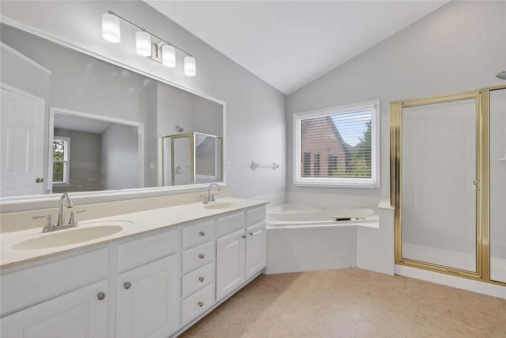 Stone Mountain, Georgia 30087, United States, 5 Bedrooms Bedrooms, ,4 BathroomsBathrooms,Residential,Active,188075