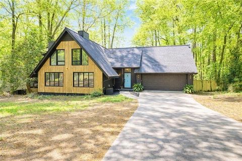Homes For Sale - 240 Summerfield Drive<br/> Fulton County, Alpharetta, GA 30022