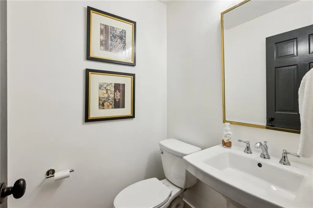 Sandy Springs, Georgia 30328, United States, 5 Bedrooms Bedrooms, ,5 BathroomsBathrooms,Residential,Active,154551