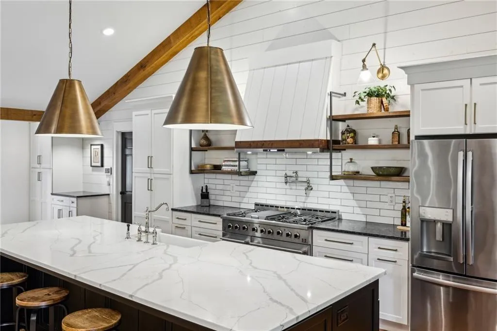 Sandy Springs, Georgia 30328, United States, 5 Bedrooms Bedrooms, ,5 BathroomsBathrooms,Residential,Active,154551