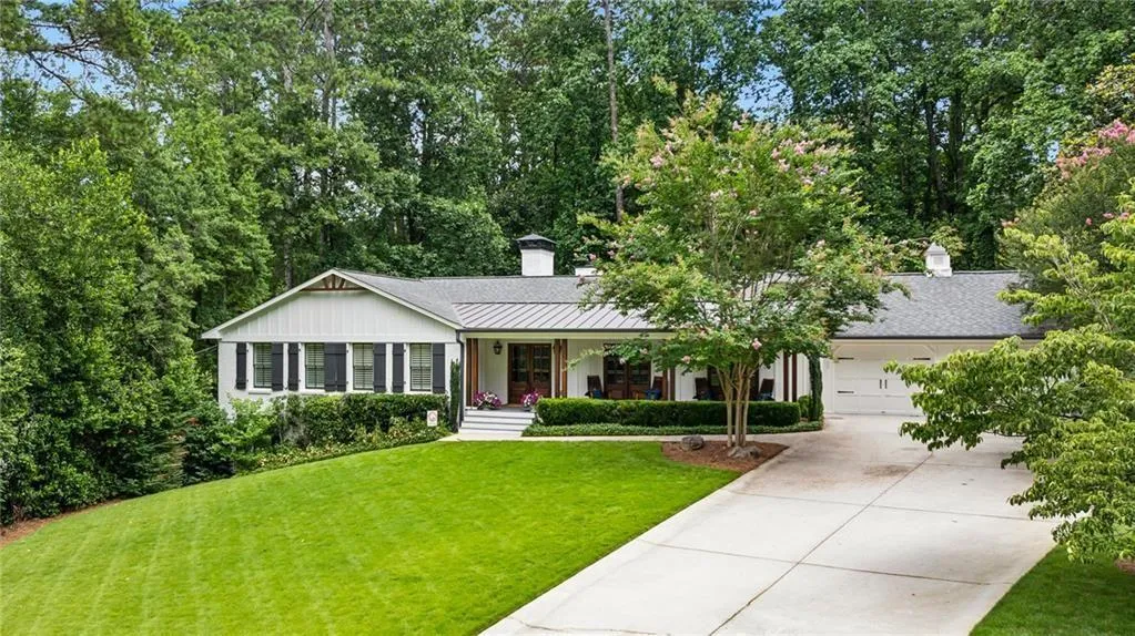 Sandy Springs, Georgia 30328, United States, 5 Bedrooms Bedrooms, ,5 BathroomsBathrooms,Residential,Active,154551