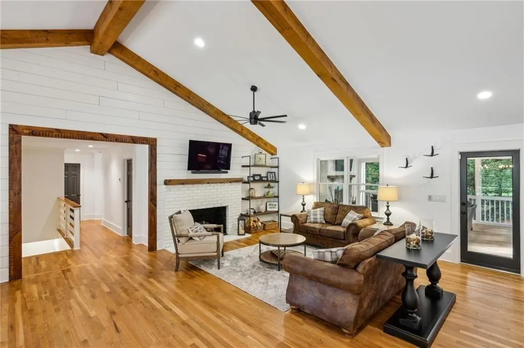 Sandy Springs, Georgia 30328, United States, 5 Bedrooms Bedrooms, ,5 BathroomsBathrooms,Residential,Active,154551