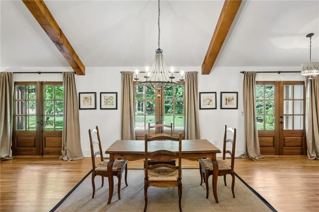 Sandy Springs, Georgia 30328, United States, 5 Bedrooms Bedrooms, ,5 BathroomsBathrooms,Residential,Active,154551