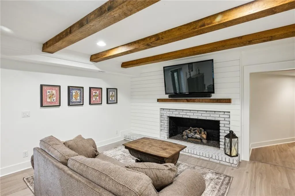 Sandy Springs, Georgia 30328, United States, 5 Bedrooms Bedrooms, ,5 BathroomsBathrooms,Residential,Active,154551