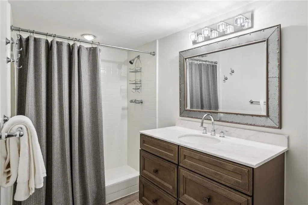 Sandy Springs, Georgia 30328, United States, 5 Bedrooms Bedrooms, ,5 BathroomsBathrooms,Residential,Active,154551