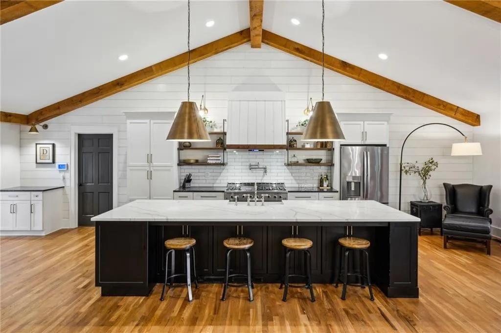 Sandy Springs, Georgia 30328, United States, 5 Bedrooms Bedrooms, ,5 BathroomsBathrooms,Residential,Active,154551